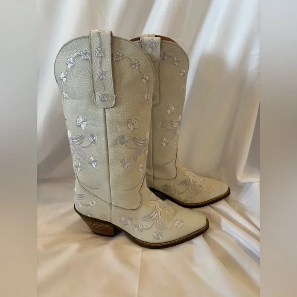 Dingo White Embroidered Western Heeled Boots - Picture 3 of 14
